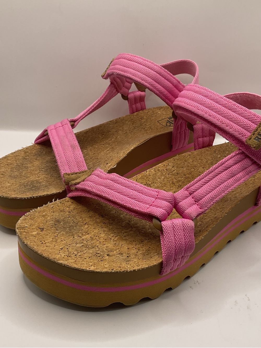 Reef Women's Cushion Rem Hi Platform Sandal Pink Size 8 **Small Puncture Holes**